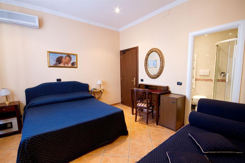 Hotel Caracciolo Roma Exterior foto